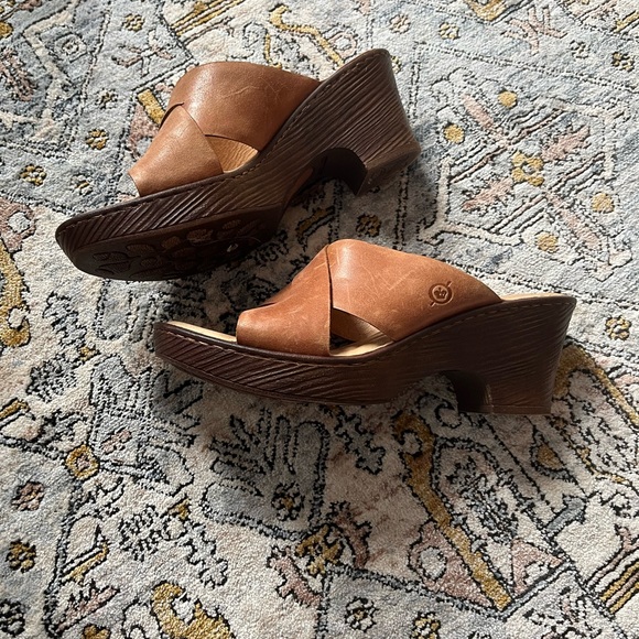 BORN leather heeled clog sandal - Picture 7 of 8